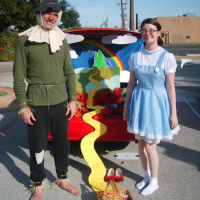 DIY Dorothy and Scarecrow costumes